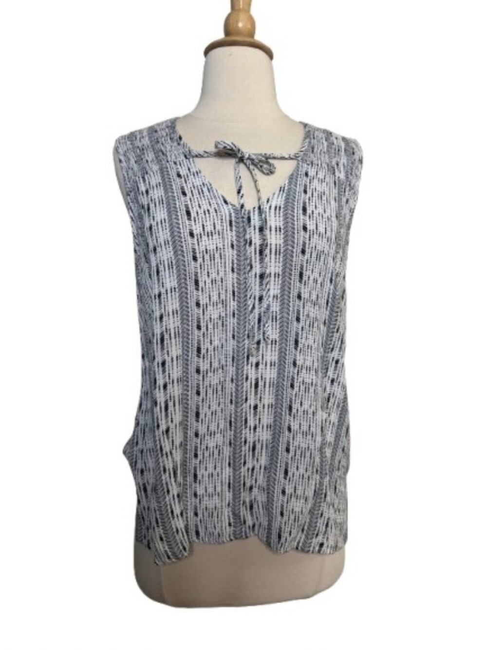 Veronica M Size Large (L) Sleeveless Printed Tank with Tie Neck Detail